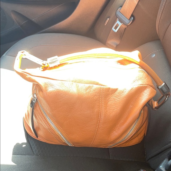 Gorgeous B. Makowswsky soft buttery leather bag. - Picture 5 of 6